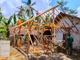 Kerangka Rumah Ibu Ety Mulai Berdiri, TMMD ke-129 Wujudkan Harapan Baru Menuju Hunian Layak