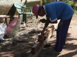 Partisipasi Warga Perkuat Keberhasilan TMMD ke-129, Pembuatan Kusen Rumah RTLH Terus Dikebut