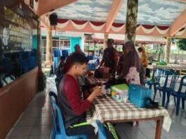 Hadir di Tengah Masyarakat, Babinsa Tempeh Tengah Dukung Pelayanan Kesehatan Balita