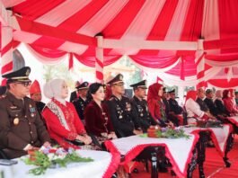 Khidmat Penuh Makna, Dandim 0821/Lumajang Hadiri Upacara HUT ke-81 Kemerdekaan RI