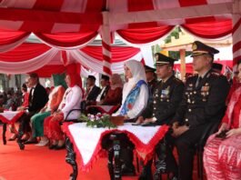 Dandim 0821/Lumajang Hadiri Upacara Penurunan Bendera HUT ke-81 Kemerdekaan RI