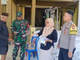 Jaga Penyaluran Tepat Sasaran, Babinsa dan Bhabinkamtibmas Kawal Bantuan Pangan untuk Warga