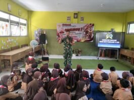 Bekali Generasi Muda Raih Cita-cita, Babinsa Berikan Materi Wasbang di SDN Pasrujambe 06