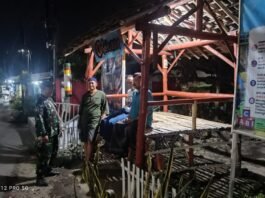 Babinsa Perkuat Kekompakan Warga, Jaga Keamanan Lingkungan Melalui Ronda Malam