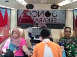 Hadir untuk Sesama, Babinsa Sukorejo Tunjukkan Kepedulian Lewat Donor Darah